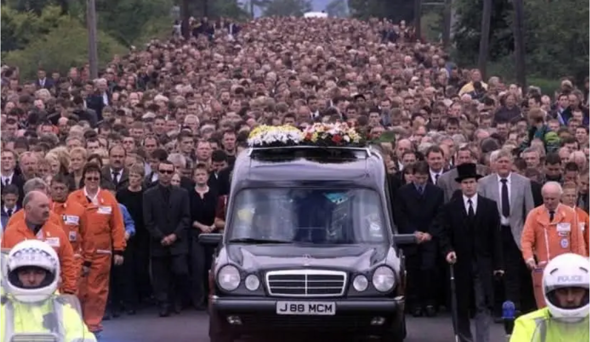The Day the Racing World Stopped: Inside the Massive Funeral That Paid Tribute to Dale Earnhardt’s Legendary Legacy- A Story Of The Heartbroken Lover…