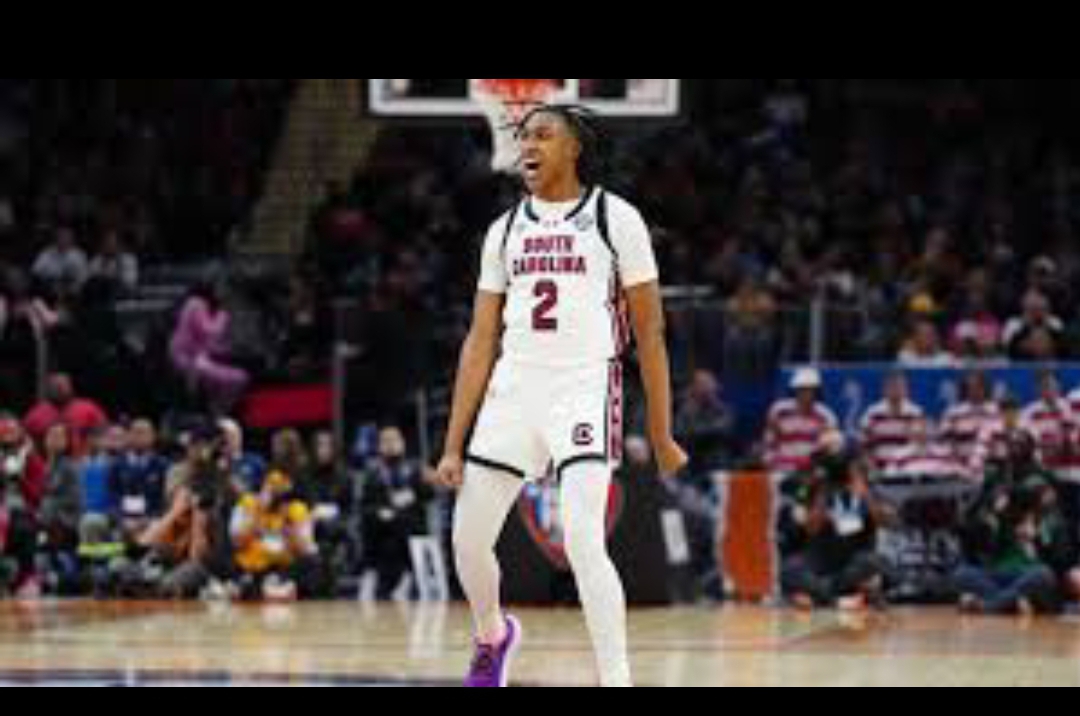 CONGRATULATIONS : “Ashlyn Watkins Shatters History: First Woman Ever to Win Oscar Robertson Trophy After Dominant Season with Gamecocks”
