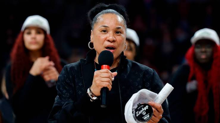 💔 Heartbreaking Farewell: Dawn Staley Announces Shocking Departure from Coaching Amid Health Concerns